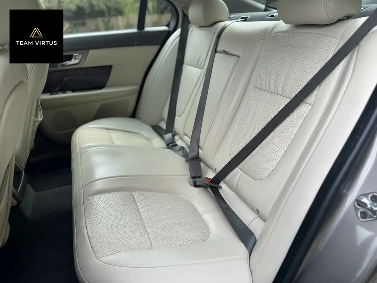2008-jaguar-xf-30-premium-luxury-big-15