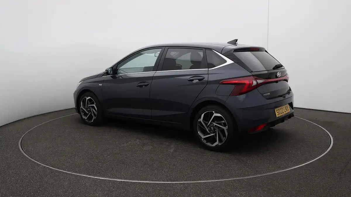 2022-hyundai-i20-10-t-gdi-premium-eclutch-imt-big-37