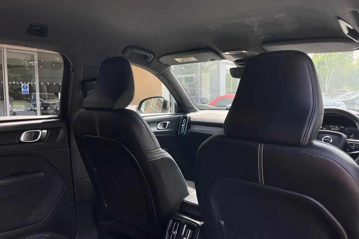 2021-volvo-xc40-15-t5-r-design-pro-258bhp-big-22