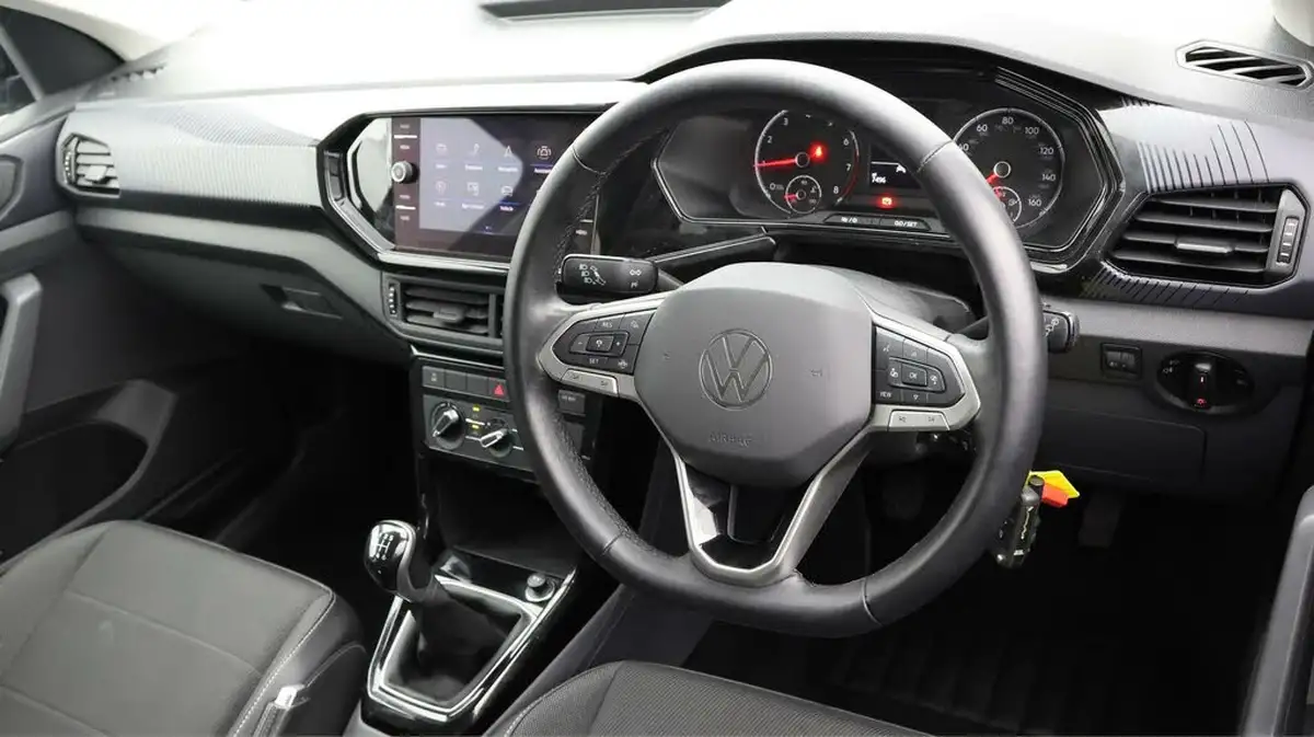 2021-volkswagen-t-cross-10-tsi-se-110ps-big-9