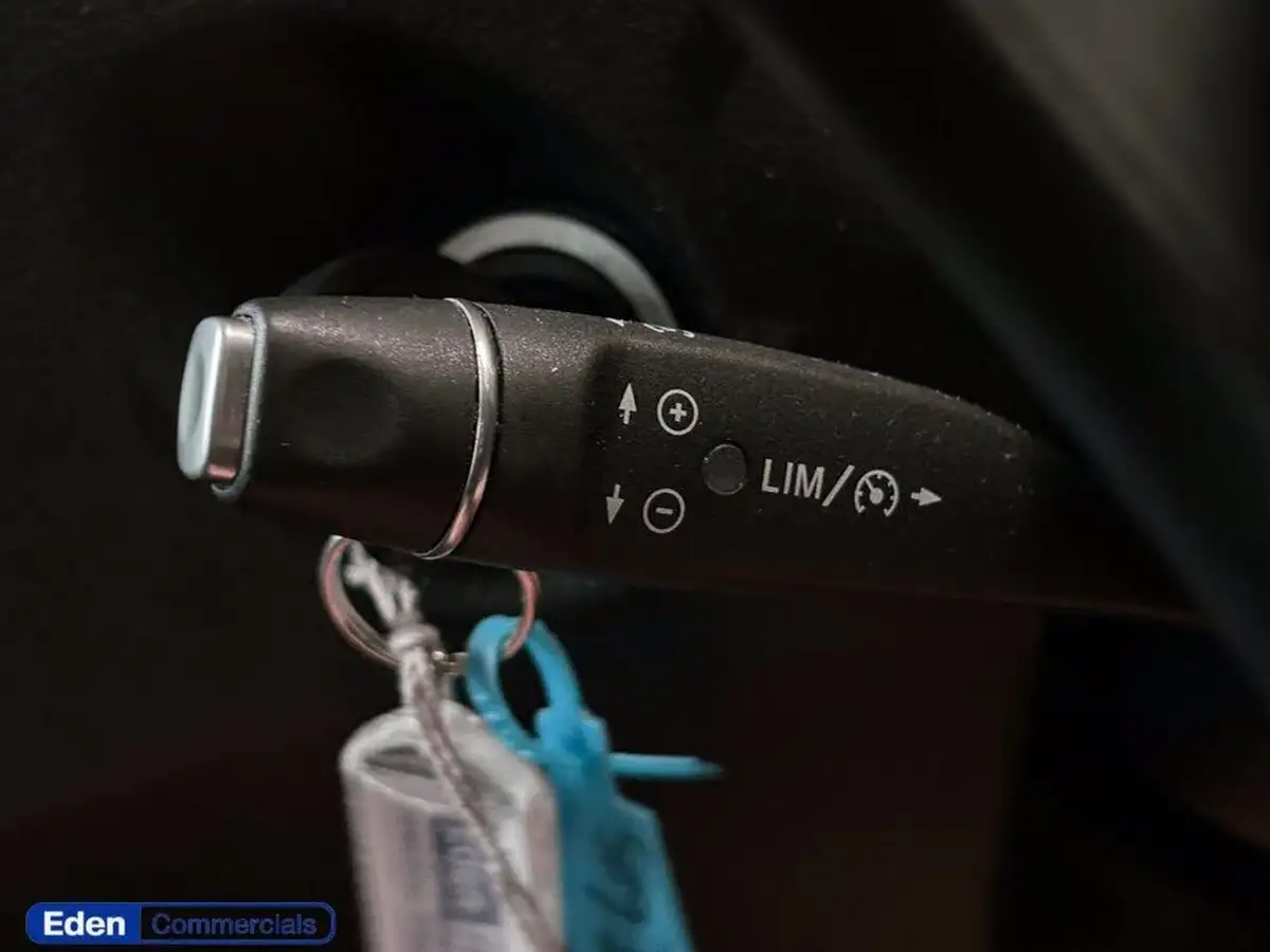 2018-mercedes-benz-vito-21cdi-tourer-pro-114-long-big-17