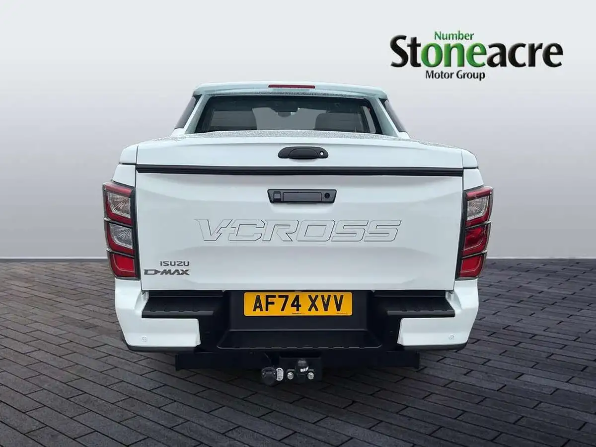 2025-isuzu-d-max-19td-v-cross-auto-big-5