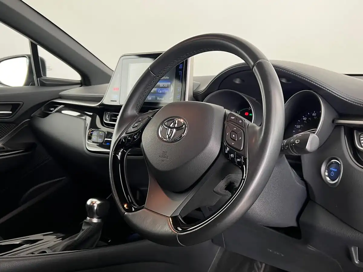 2019-toyota-c-hr-18-vvt-i-design-big-14