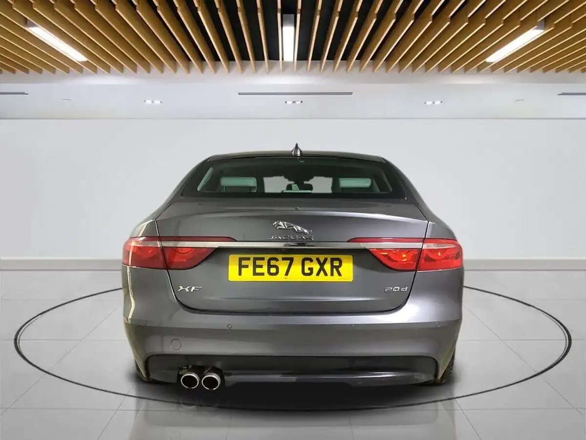 2017-jaguar-xf-20td-portfolio-180ps-saloon-4d-1999cc-auto-big-7