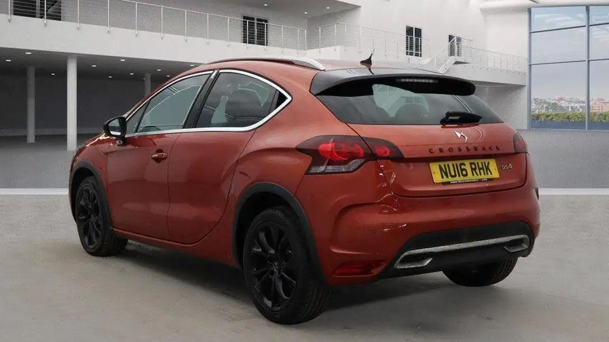 2016-ds-ds-4-16bluehdi-crossback-eat6-big-6