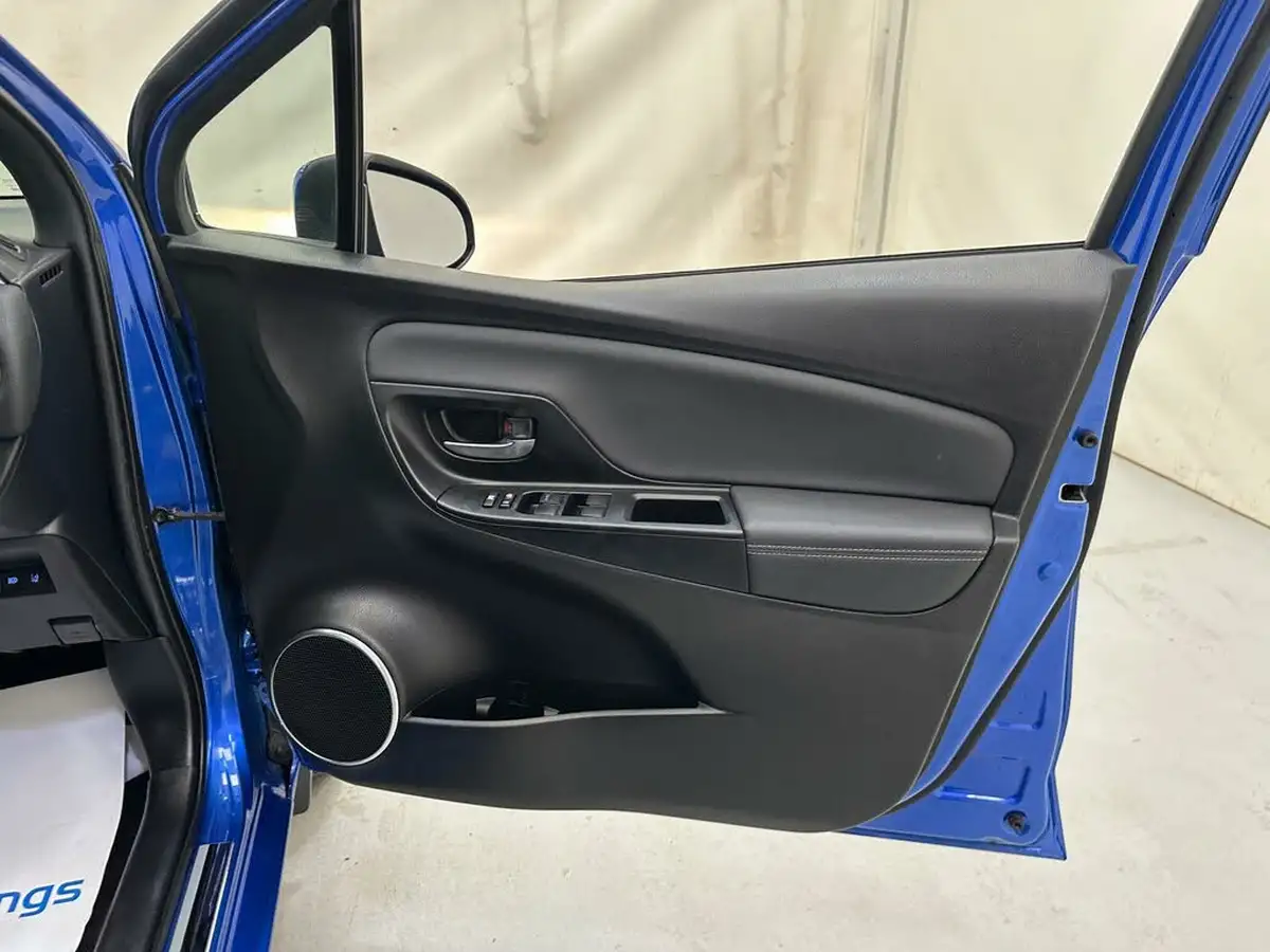 2018-toyota-yaris-15-vvt-i-excel-hybrid-big-9