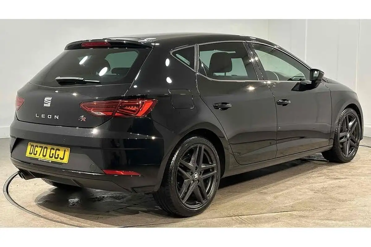 2020-seat-leon-15-tsi-evo-fr-black-edition-150ps-hatchback-dsg-big-8