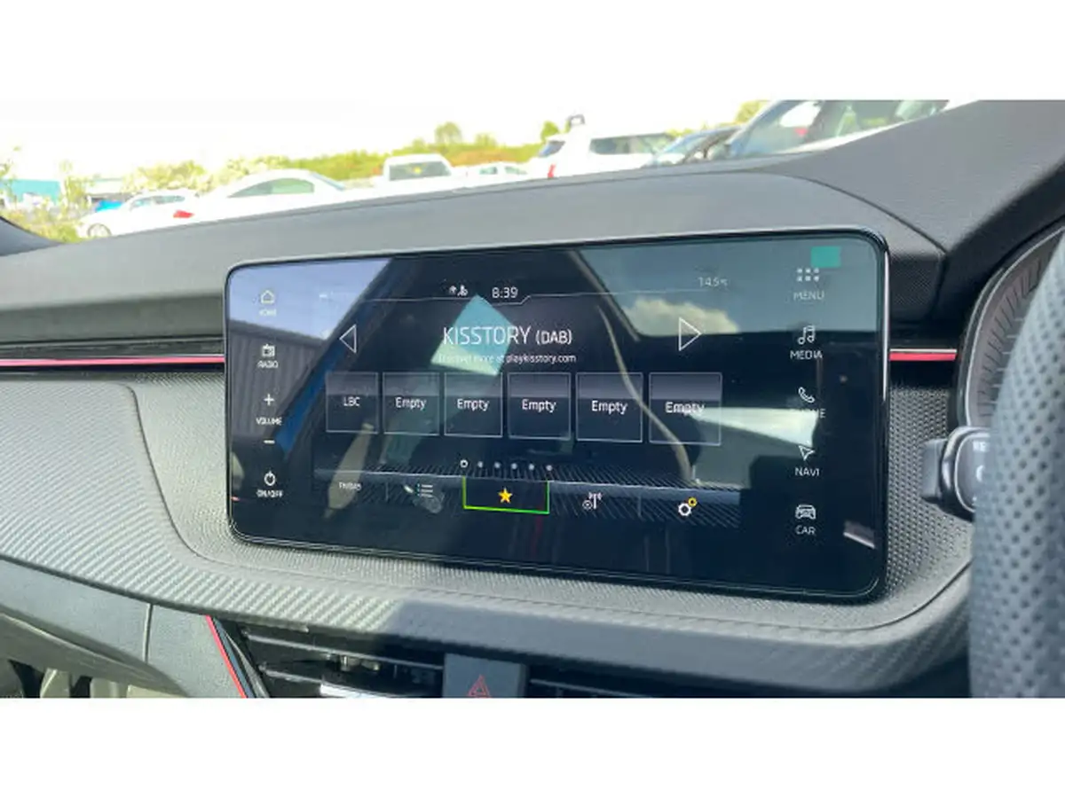 2025-skoda-kamiq-10-tsi-monte-carlo-116ps-dsg-big-11