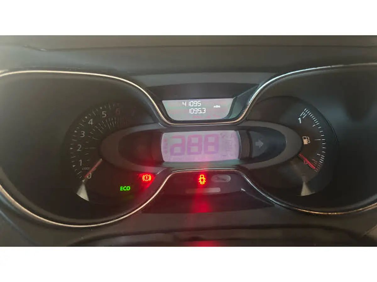 2017-renault-captur-09-tce-dynamique-s-nav-big-17