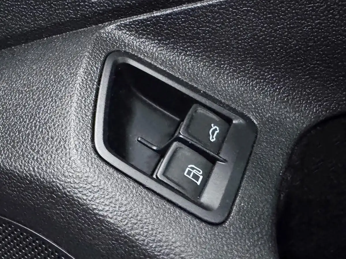 2021-volkswagen-passat-14-tsi-gte-estate-5d-big-21