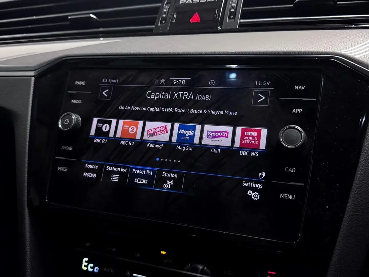 2021-volkswagen-passat-14-tsi-gte-estate-5d-big-45