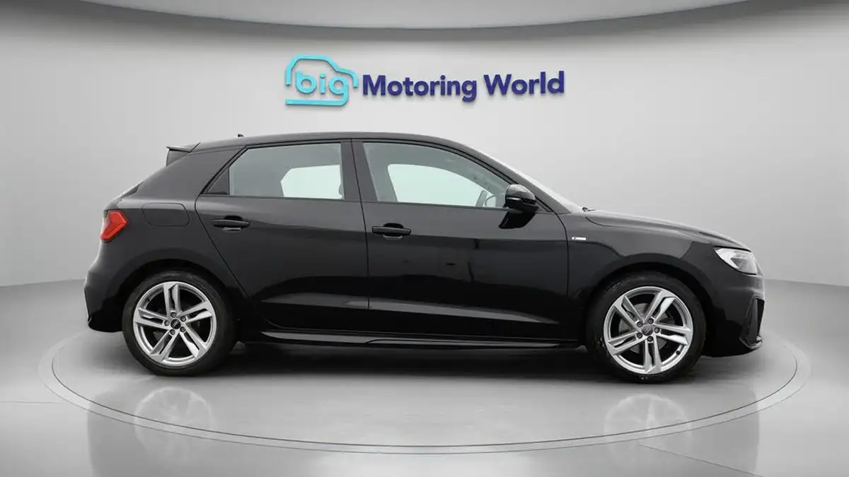 2019-audi-a1-10-30-tfsi-s-line-big-8