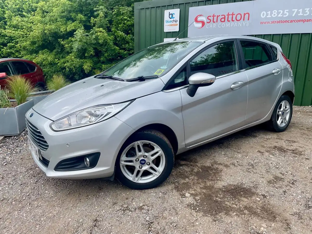 2013-ford-fiesta-10-zetec-100ps-ecoboost-ss-5d-big-2