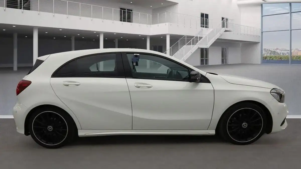 2018-mercedes-benz-a-class-16-a200-amg-line-premiumss-7g-dct-big-8