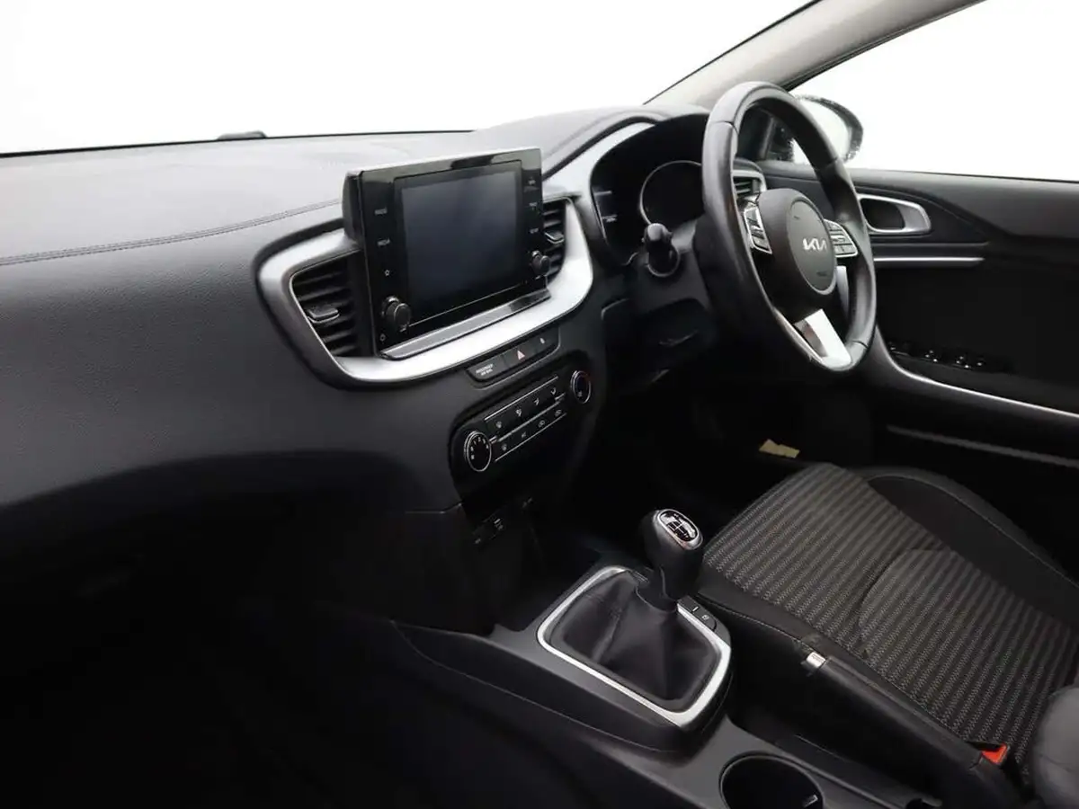 2022-kia-ceed-10-t-gdi-2-sportswagon-big-8