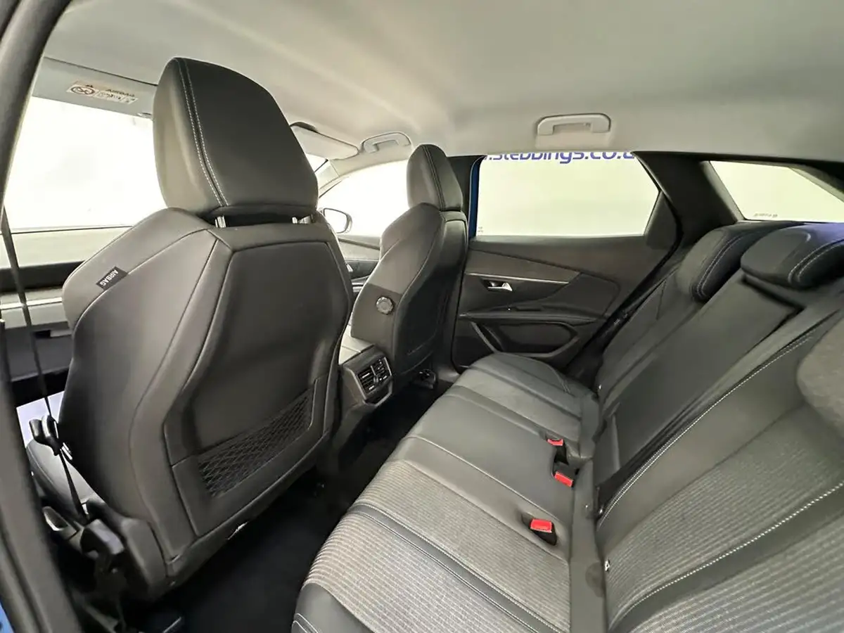2022-peugeot-3008-suv-12-puretech-allure-premium-big-23