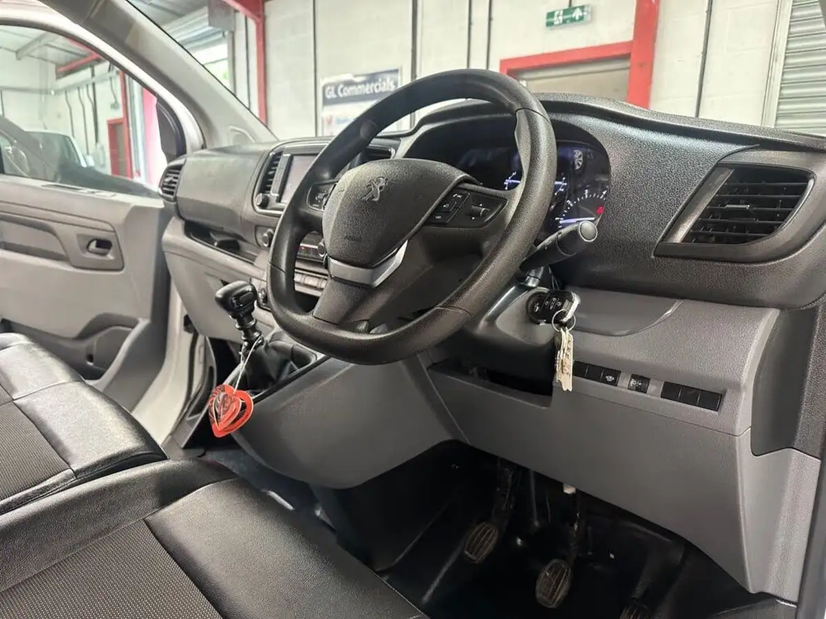 2019-peugeot-expert-20-bluehdi-professional-standard-1400-20-bluehdi-eu6dt-crew-big-23