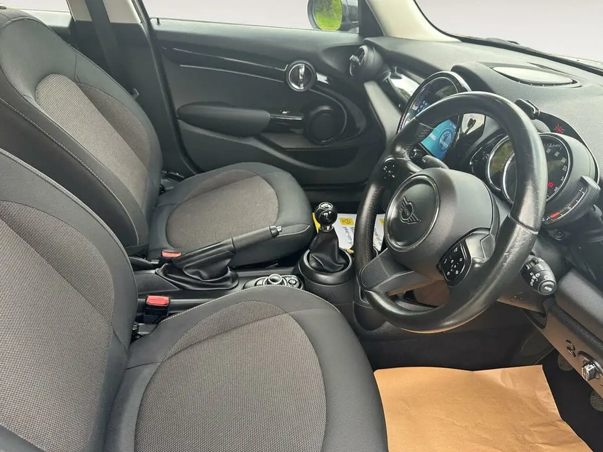 2022-mini-cooper-15-cooper-classic-hatchback-5d-big-10