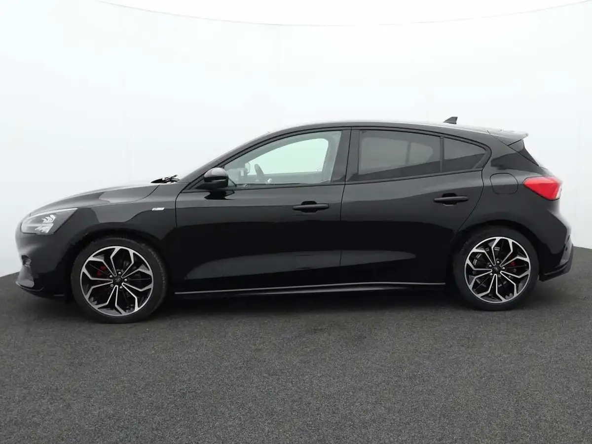 2020-ford-focus-15-st-line-x-hatchback-big-3