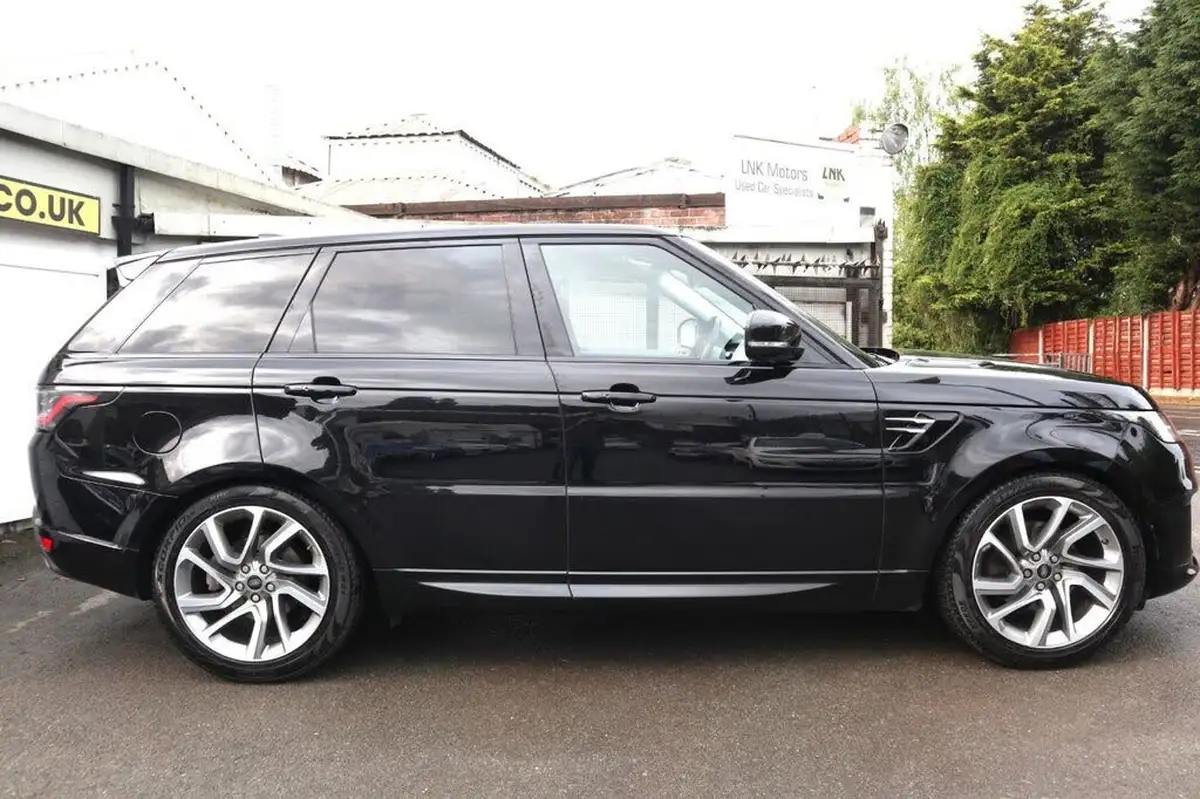 2019-land-rover-range-rover-sport-30-sdv6-hse-big-2