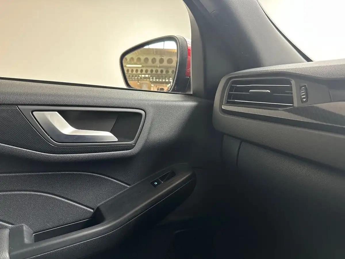 2023-ford-kuga-big-33