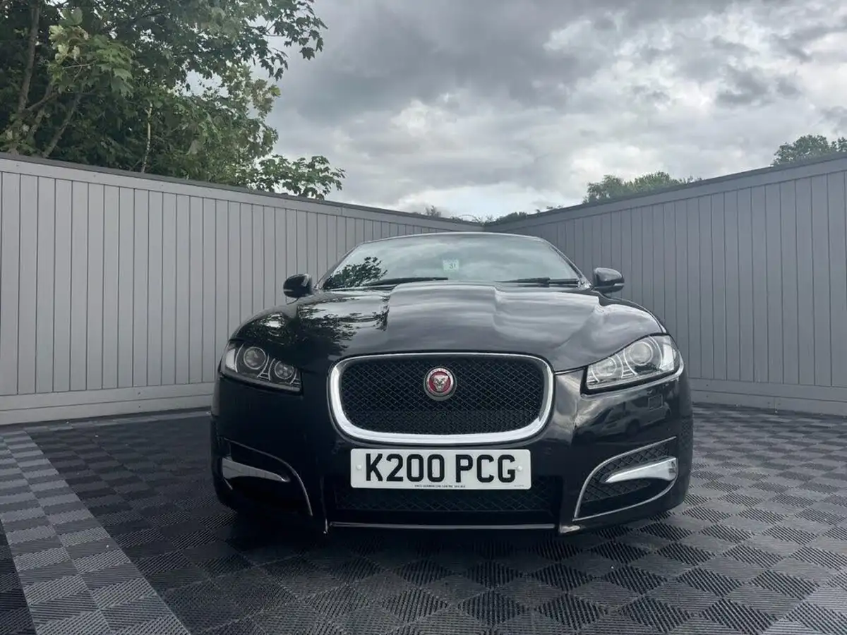 2014-jaguar-xf-22td-r-sport-200ps-saloon-4d-big-4