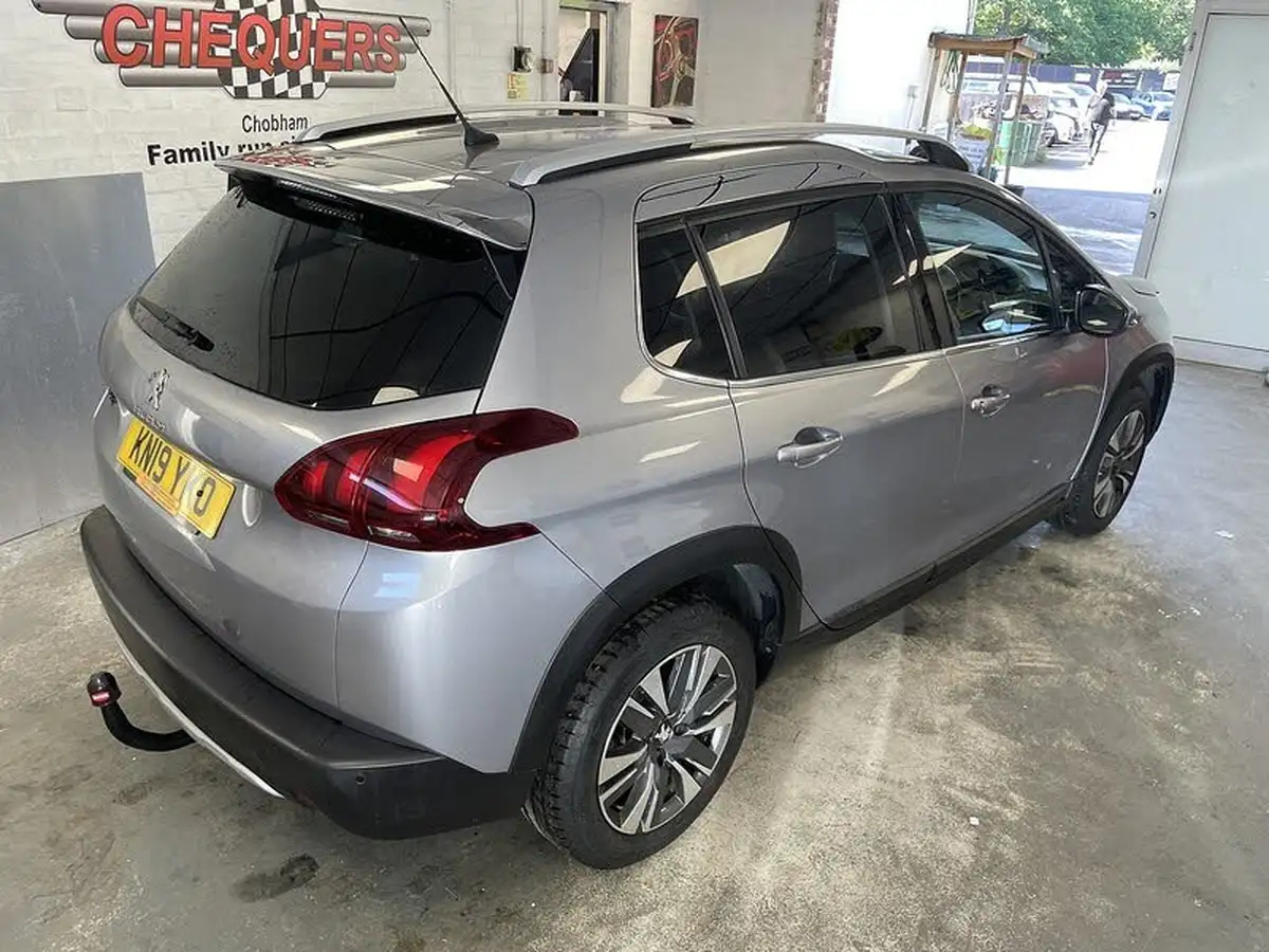 2019-peugeot-2008-suv-12-puretech-allure-82bhp-big-8