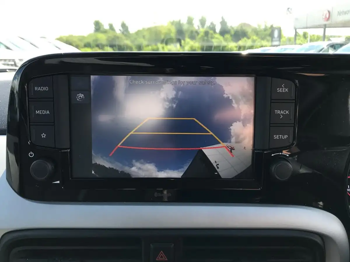 2022-hyundai-i10-10-premium-auto-big-21