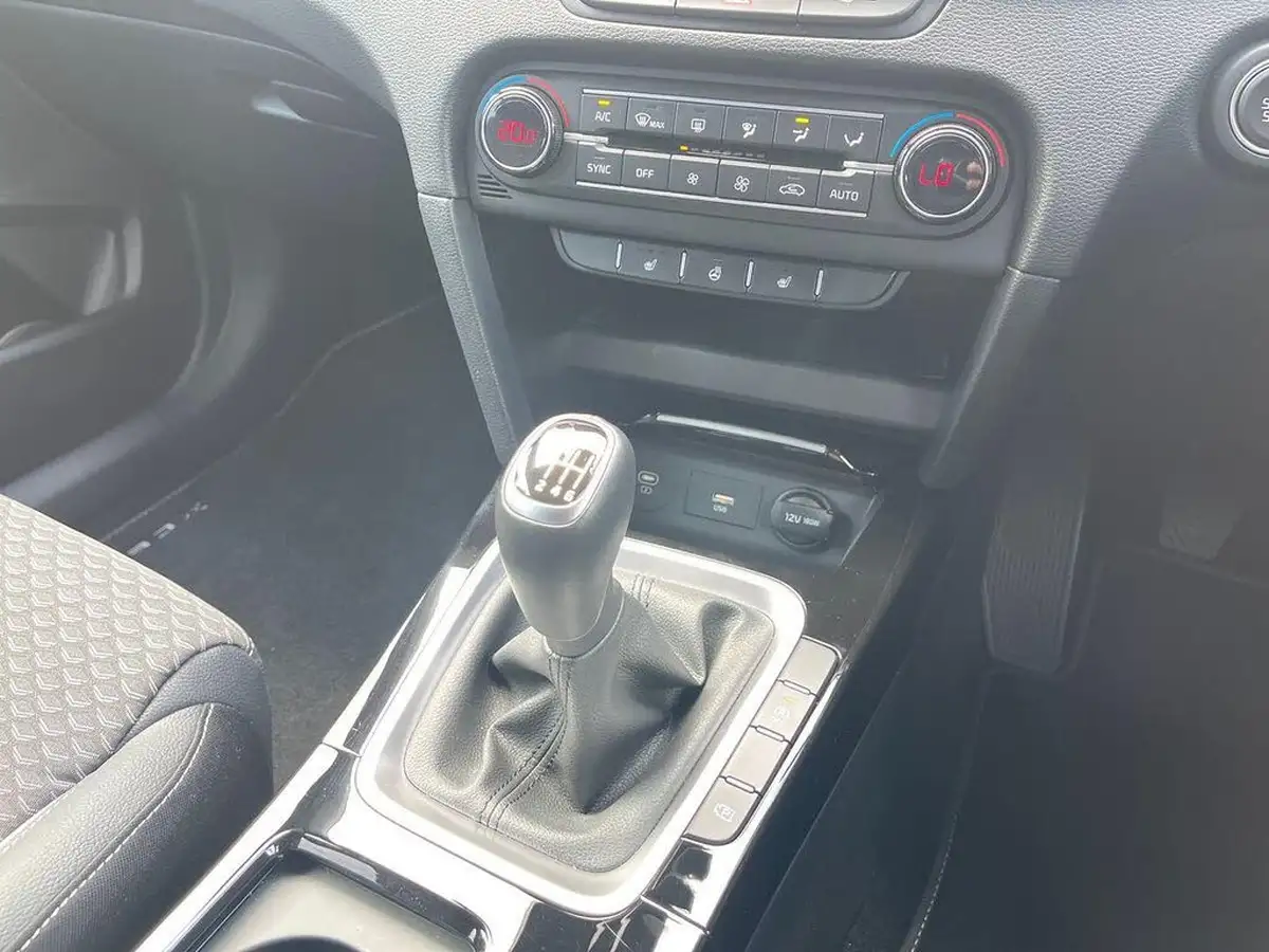 2024-kia-xceed-15-t-gdi-3-big-17