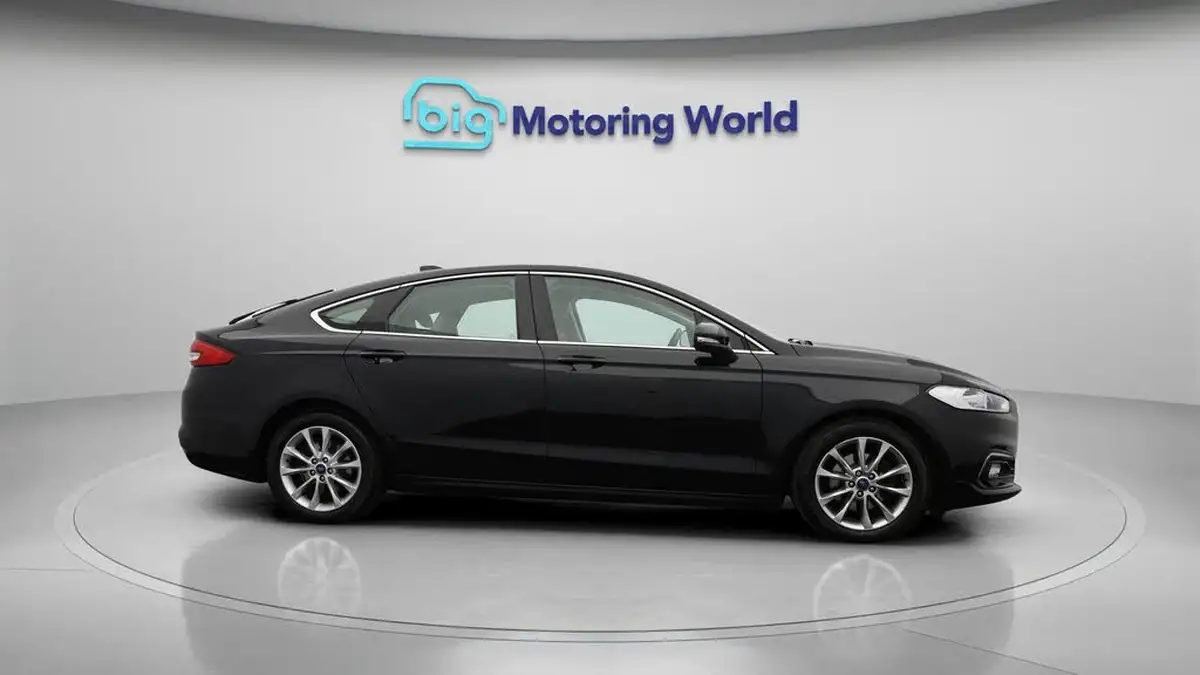2021-ford-mondeo-20tdci-zetec-edition-hatchback-auto-big-8