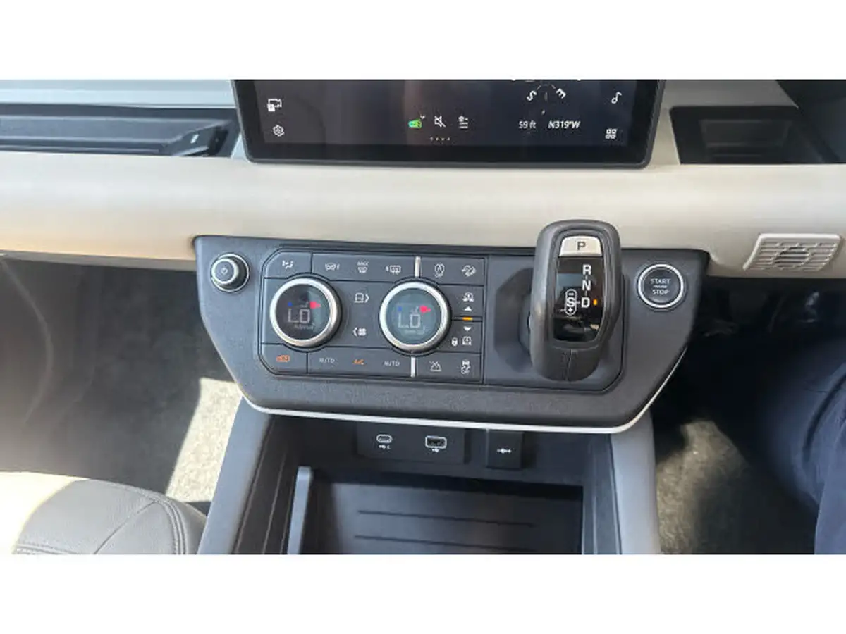 2021-land-rover-110-defender-30-d250-first-edition-big-54
