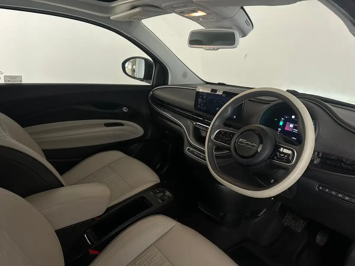 2022-fiat-500-e-la-prima-big-10