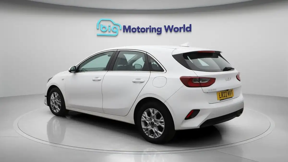 2021-kia-ceed-10-t-gdi-2-hatchback-big-5