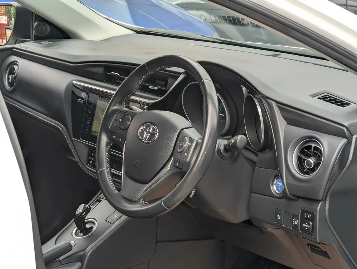 2017-toyota-auris-18-vvt-i-hsd-business-edition-tss-hatchback-big-11