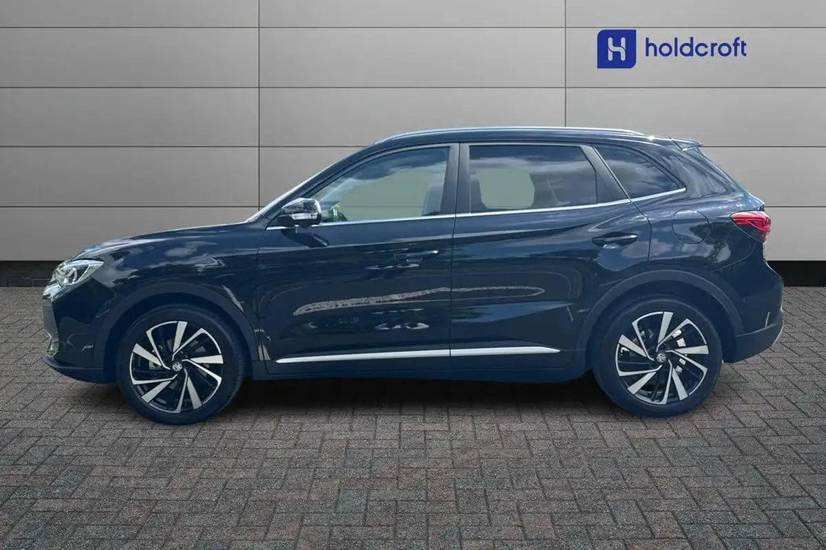 2025-mg-zs-suv-15-trophy-big-5
