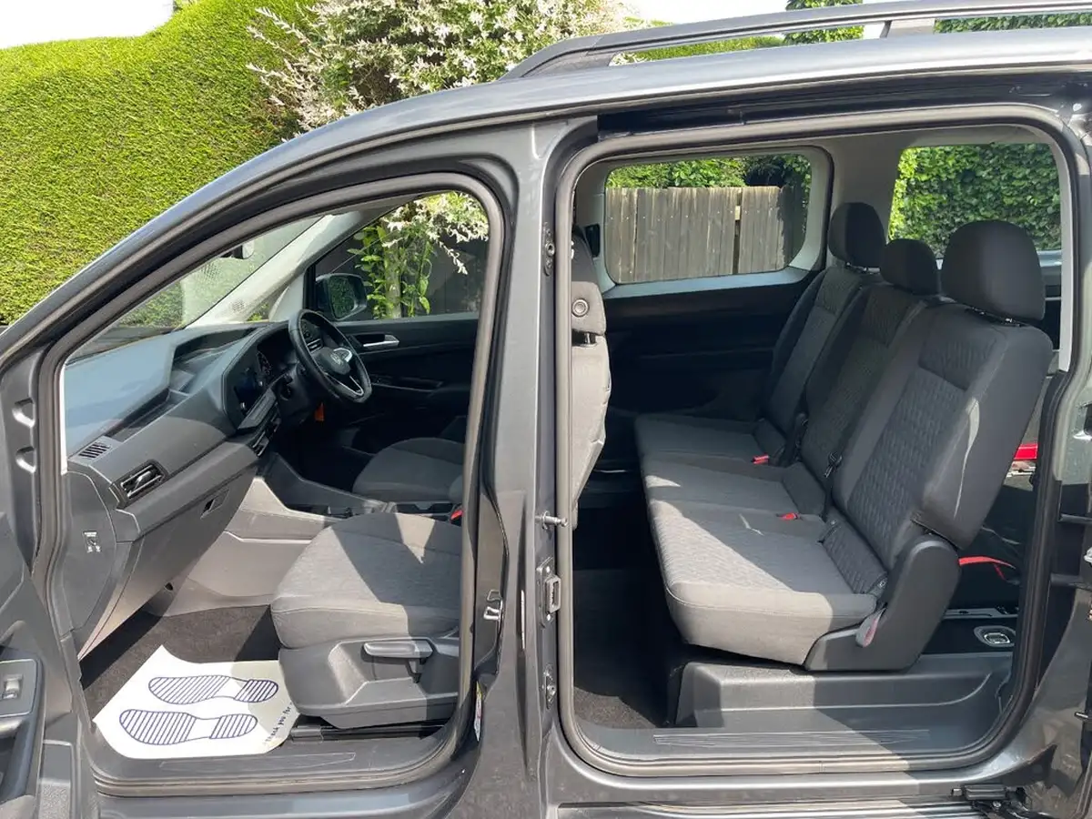 2023-volkswagen-caddy-15-tsi-maxi-life-big-9