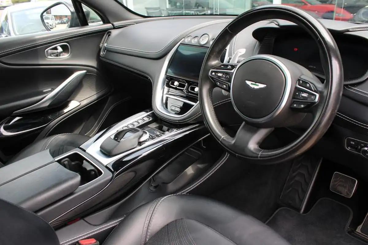 2022-aston-martin-dbx-40-v8-big-3