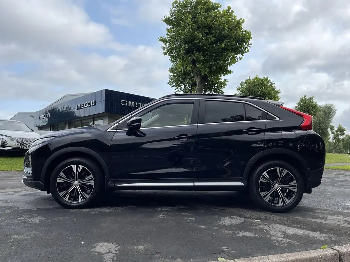 2018-mitsubishi-eclipse-cross-15-4-auto-big-4