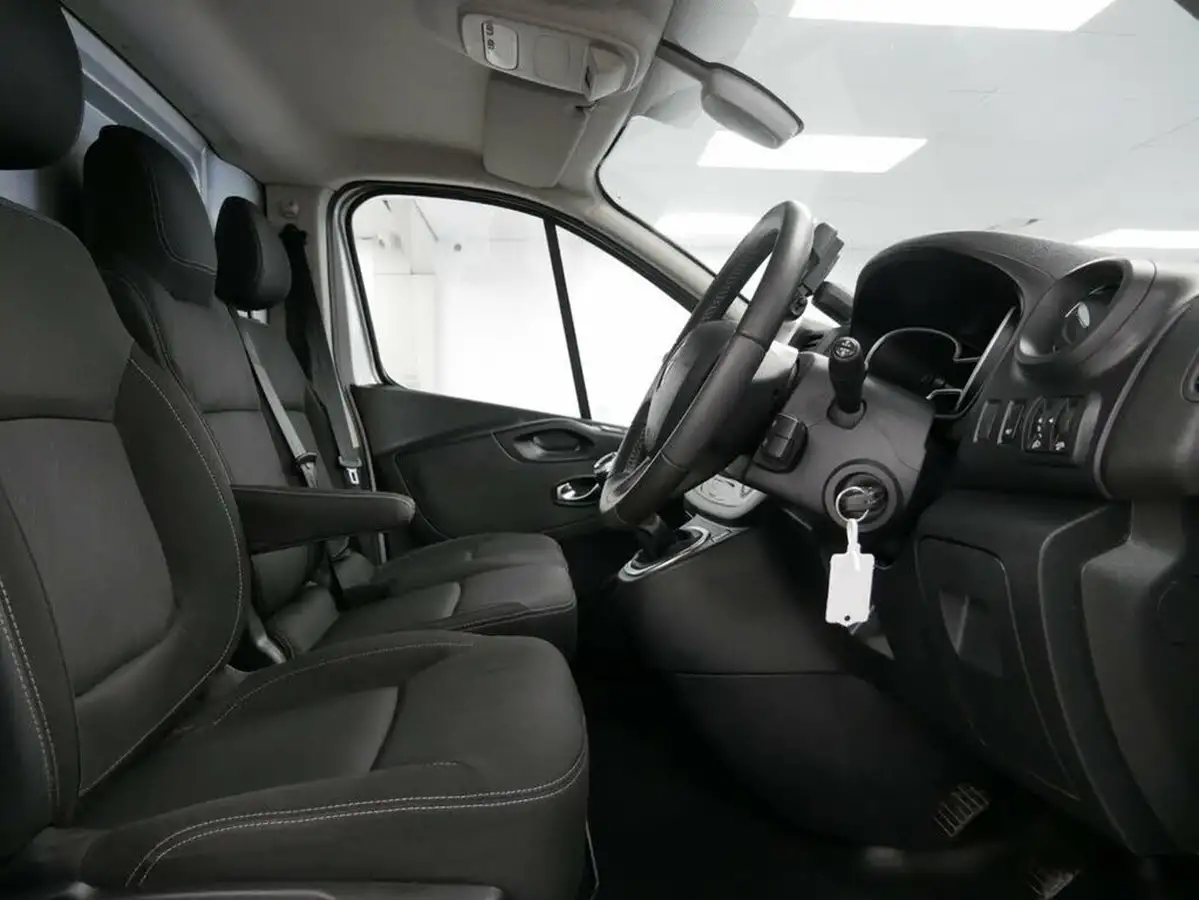 2021-renault-trafic-20dci-sl28-energy-120-sport-non-nav-big-13