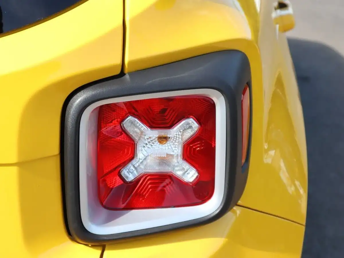 2015-jeep-renegade-20td-limited-auto-big-19