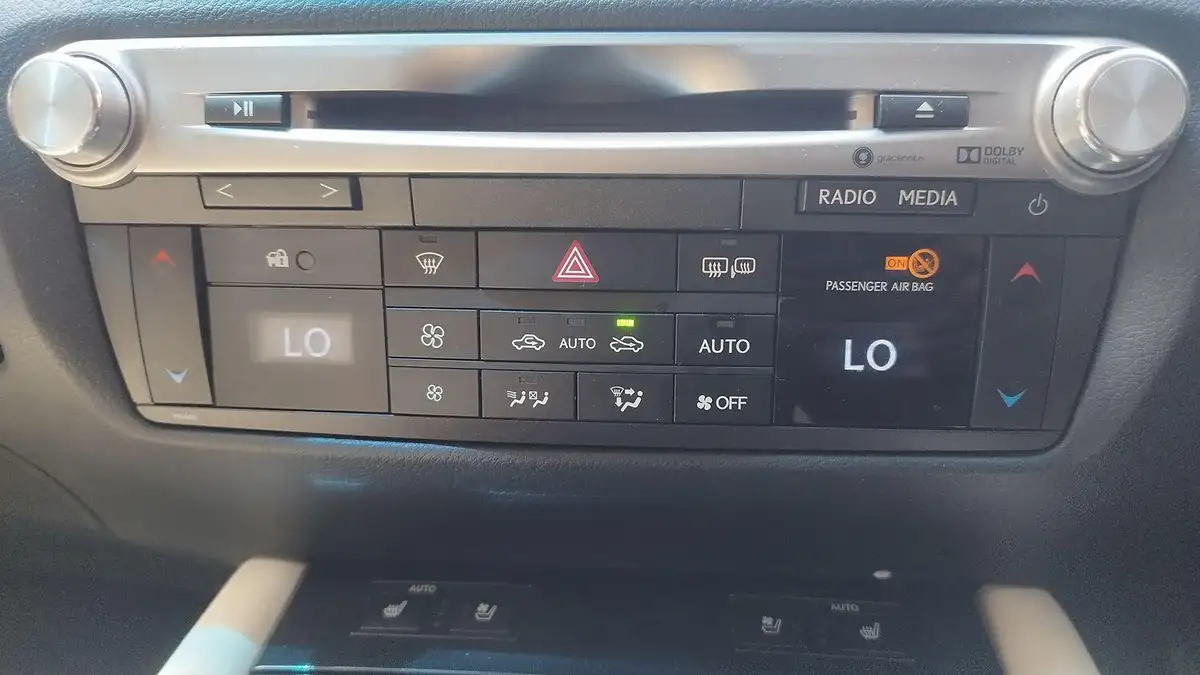2017-lexus-gs-300h-25-luxury-big-17