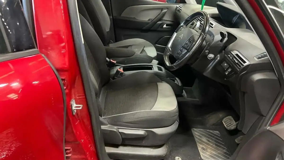 2015-citroen-grand-c4-picasso-16bluehdi-vtr-120ps-eat6-big-6
