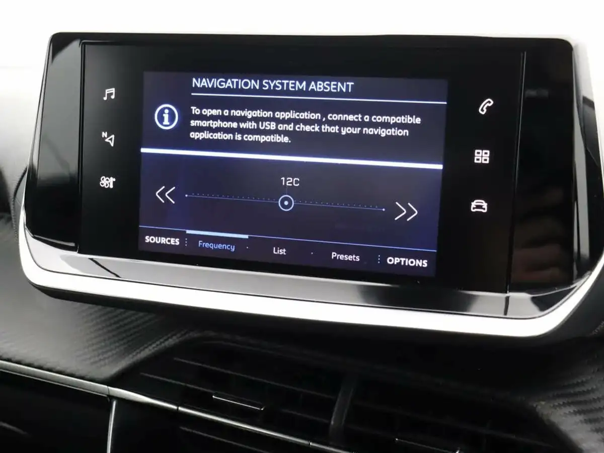 2021-peugeot-2008-suv-12-puretech-active-premium-100bhp-big-37