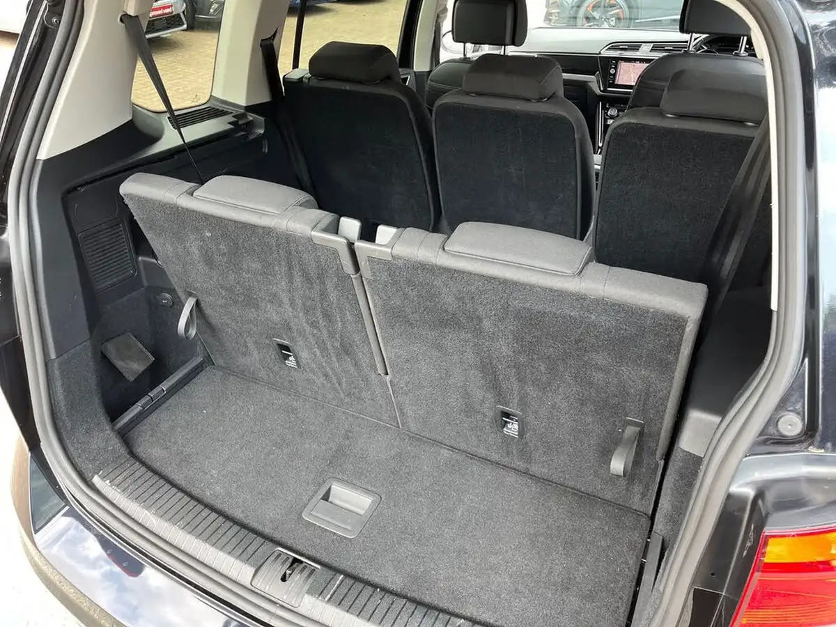 2021-volkswagen-touran-15-tsi-sel-big-36