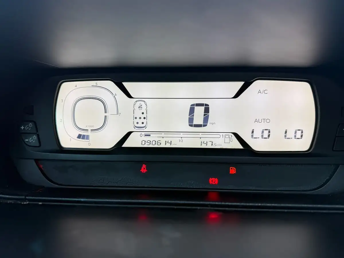 2014-citroen-grand-c4-picasso-16e-hdi-vtr-115ps-big-13