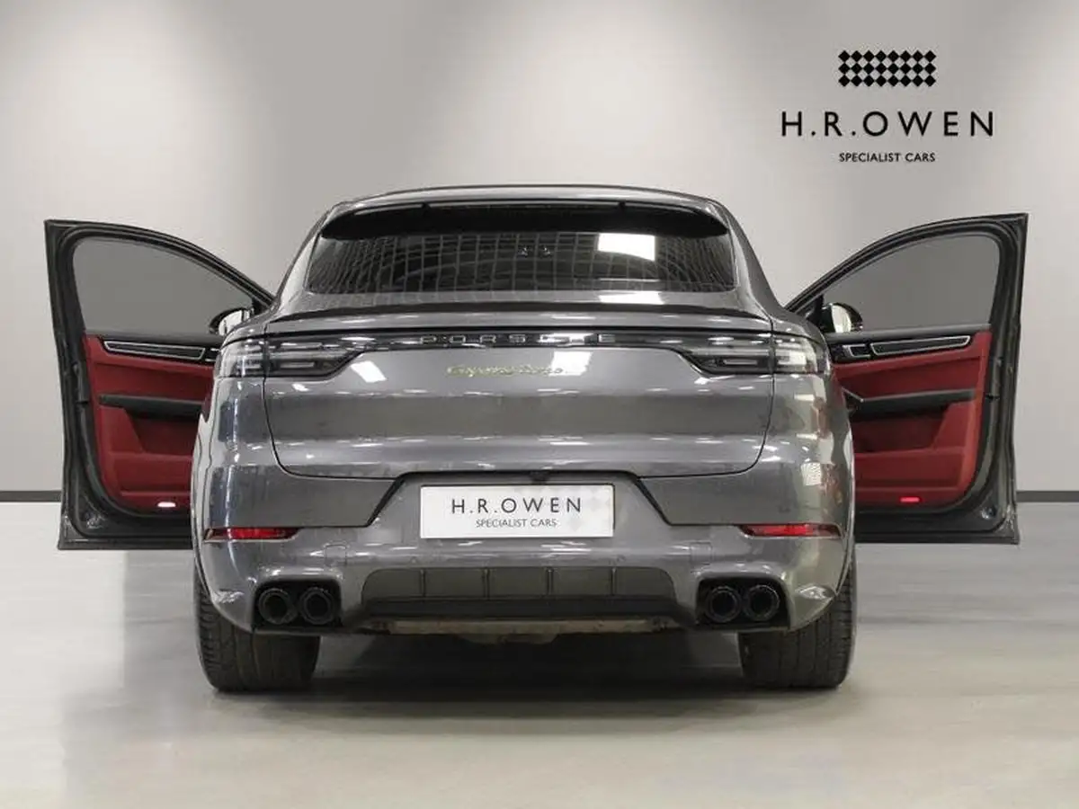 2022-porsche-cayenne-40-v8-turbo-s-e-hybrid-coupe-big-10
