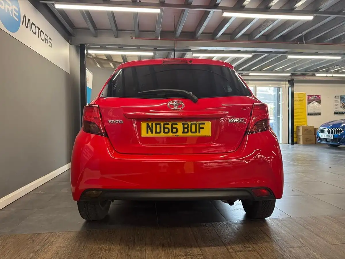 2016-toyota-yaris-10-vvt-i-icon-tss-5d-big-5