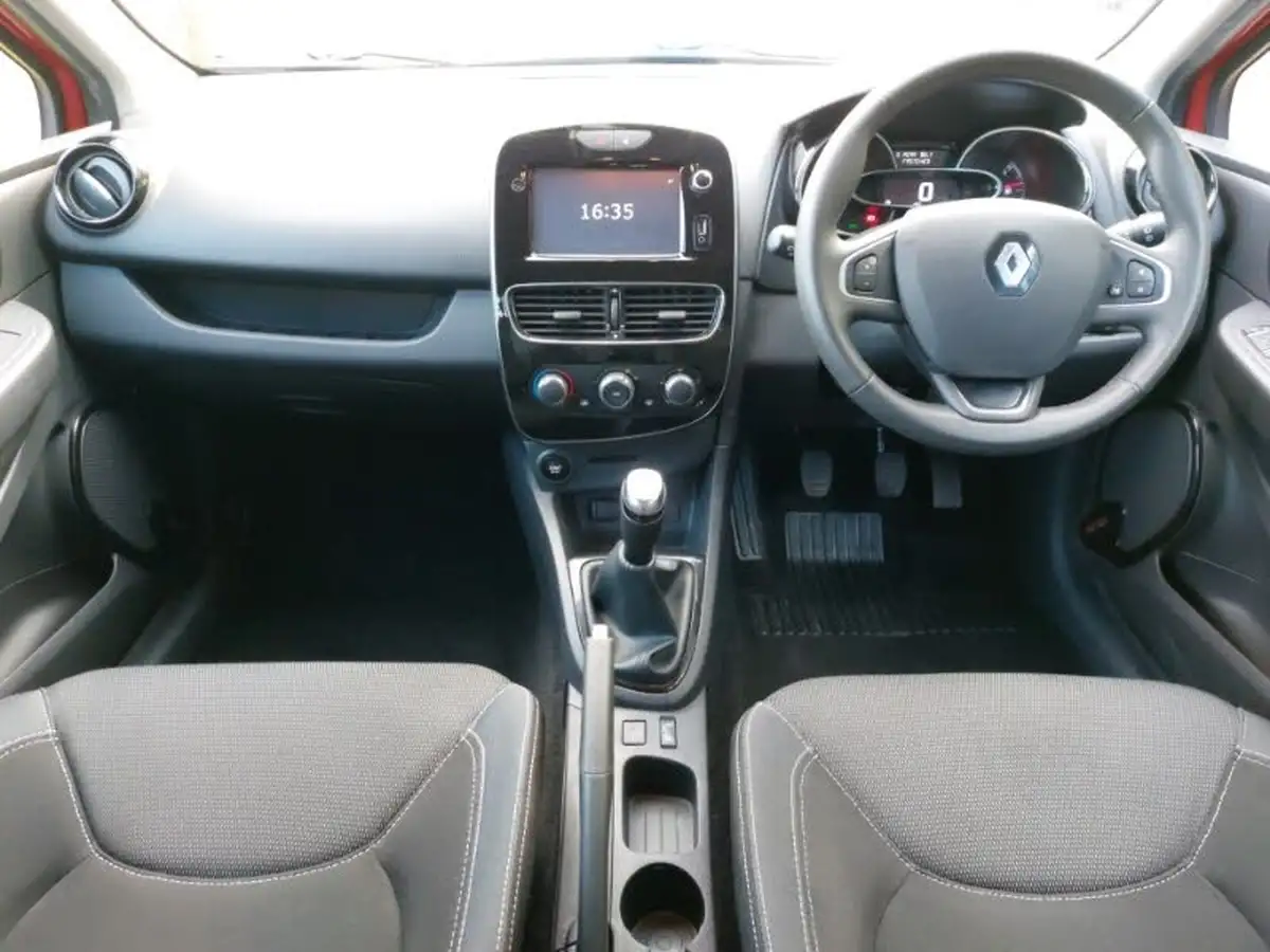 2017-renault-clio-15dci-dynamique-nav-big-2