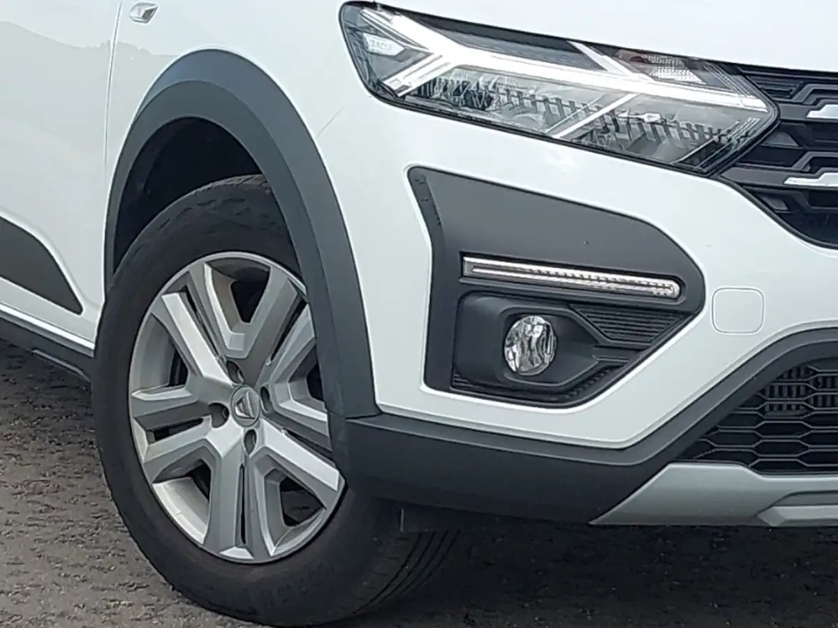2022-dacia-sandero-stepway-10-tce-comfort-90bhp-big-8