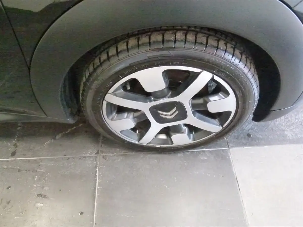 2014-citroen-c4-cactus-16bluehdi-flair-big-12